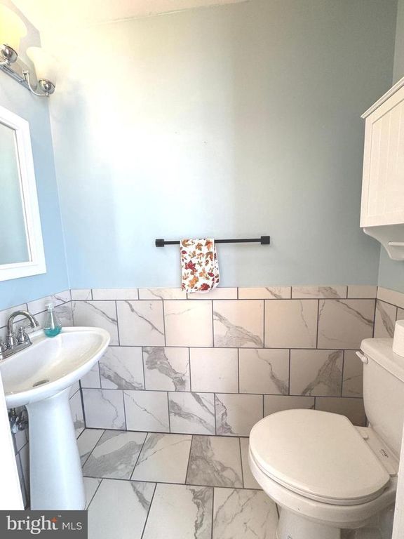 Image 13 of property listing at 18 INGATE TER #4402, Baltimore, MD 21227