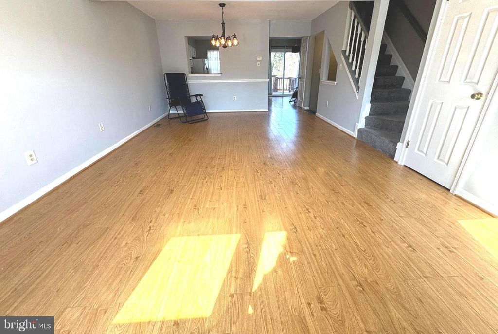 Image 6 of property listing at 18 INGATE TER #4402, Baltimore, MD 21227