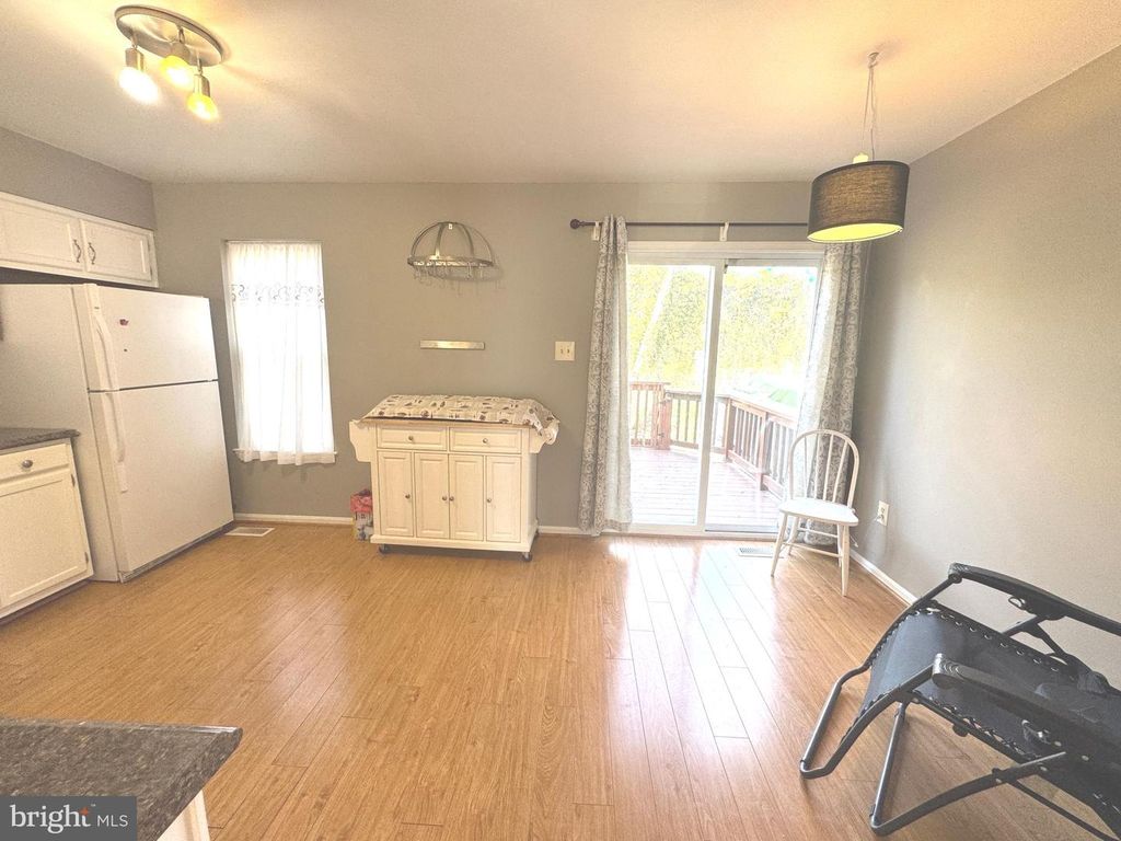 Image 9 of property listing at 18 INGATE TER #4402, Baltimore, MD 21227