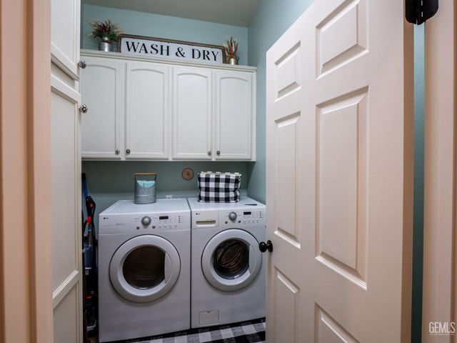 10002 Laurel Park Avenue, Bakersfield, CA 93312