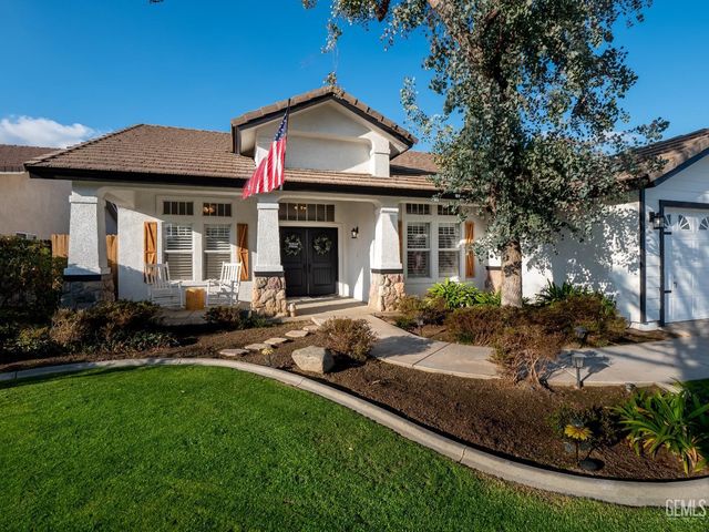 10002 Laurel Park Avenue, Bakersfield, CA 93312