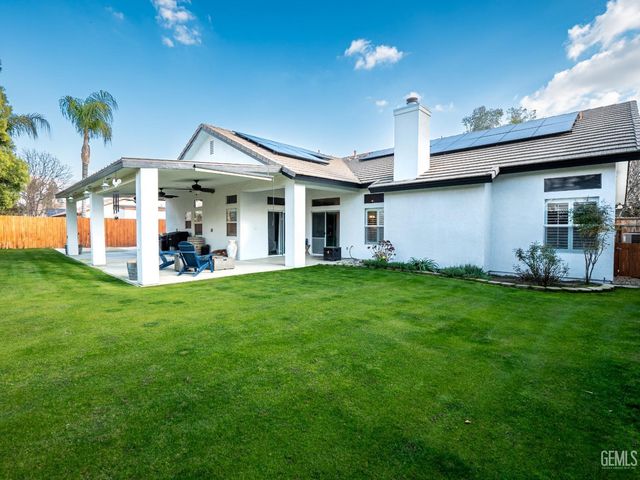 10002 Laurel Park Avenue, Bakersfield, CA 93312