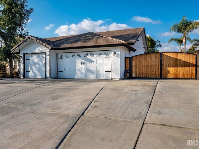 10002 Laurel Park Avenue, Bakersfield, CA 93312