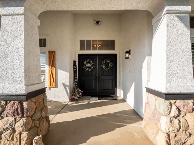 10002 Laurel Park Avenue, Bakersfield, CA 93312