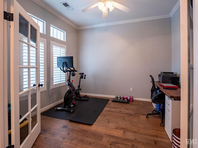 10002 Laurel Park Avenue, Bakersfield, CA 93312