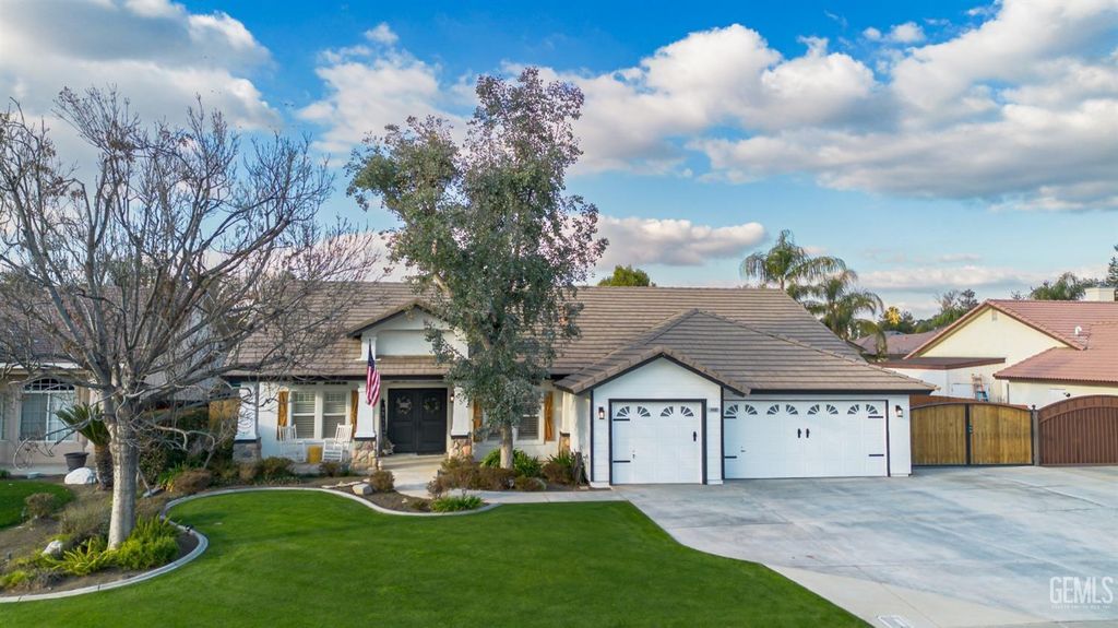 10002 Laurel Park Avenue, Bakersfield, CA 93312