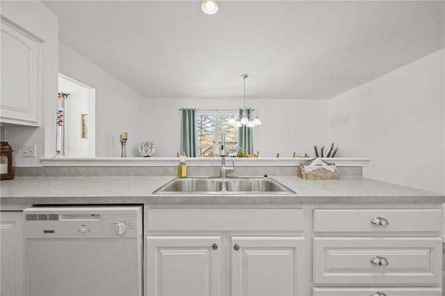 49 Brownstone Lane, Greece, NY 14615