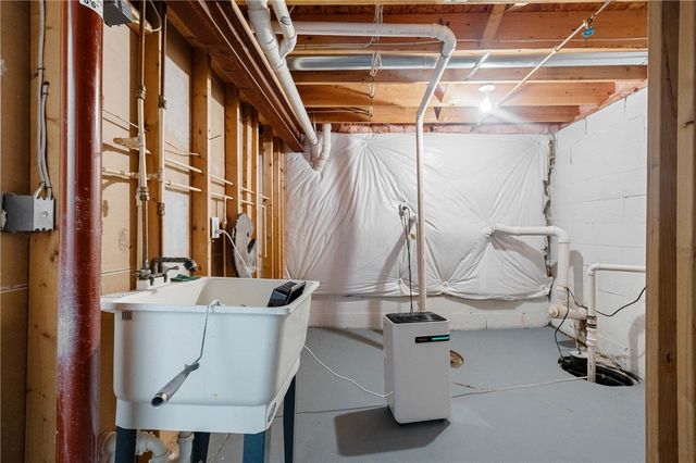 49 Brownstone Lane, Greece, NY 14615