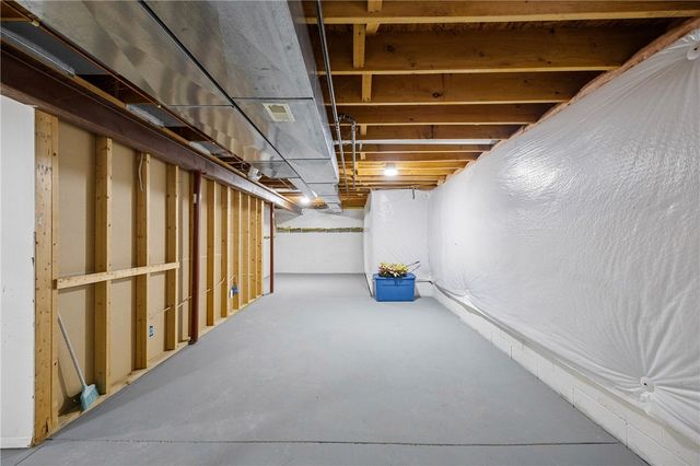 49 Brownstone Lane, Greece, NY 14615