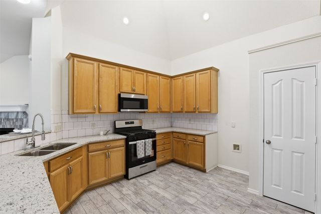 10716 Lipan Trail, Fort Worth, TX 76108