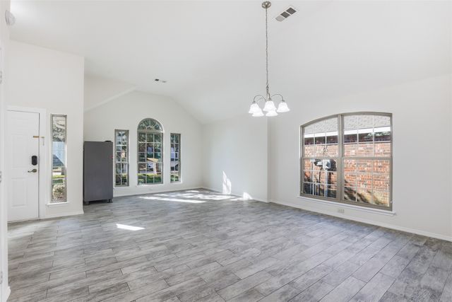 10716 Lipan Trail, Fort Worth, TX 76108