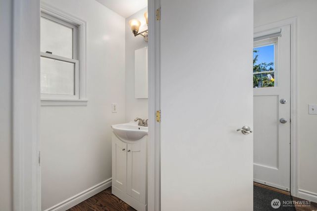 5632 7th Avenue NW, Seattle, WA 98107