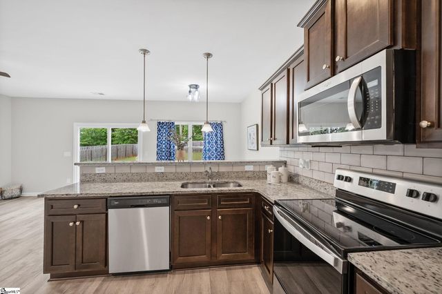172 Highland Park Court, Easley, SC 29640