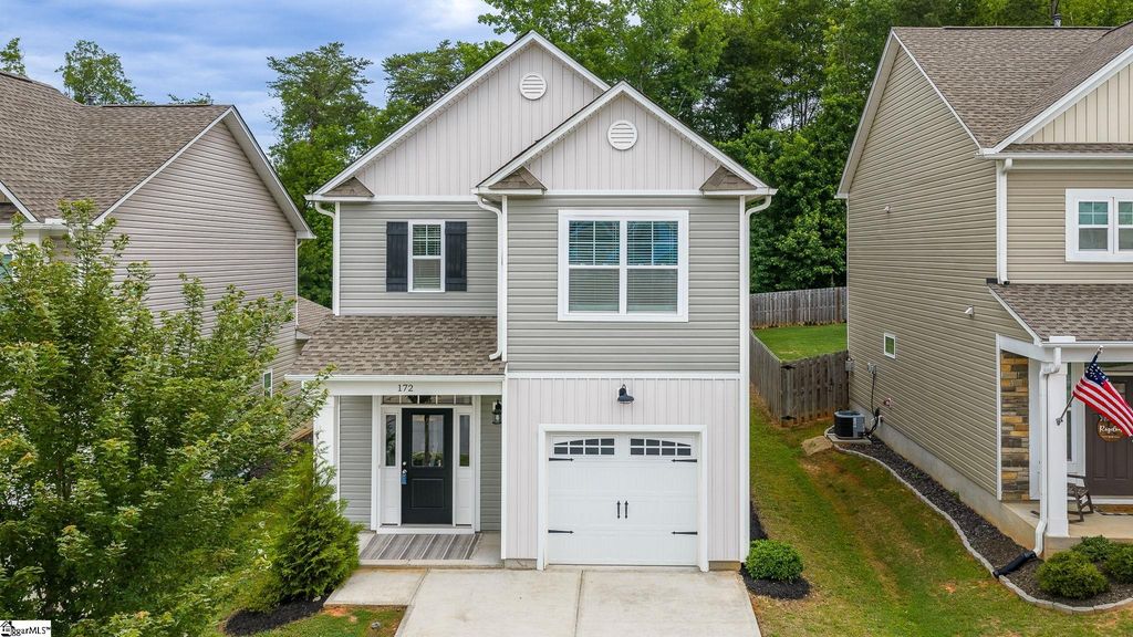 172 Highland Park Court, Easley, SC 29640