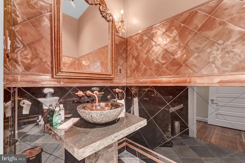 Image 14 of property listing at 1126 N CHARLES ST, Baltimore, MD 21201