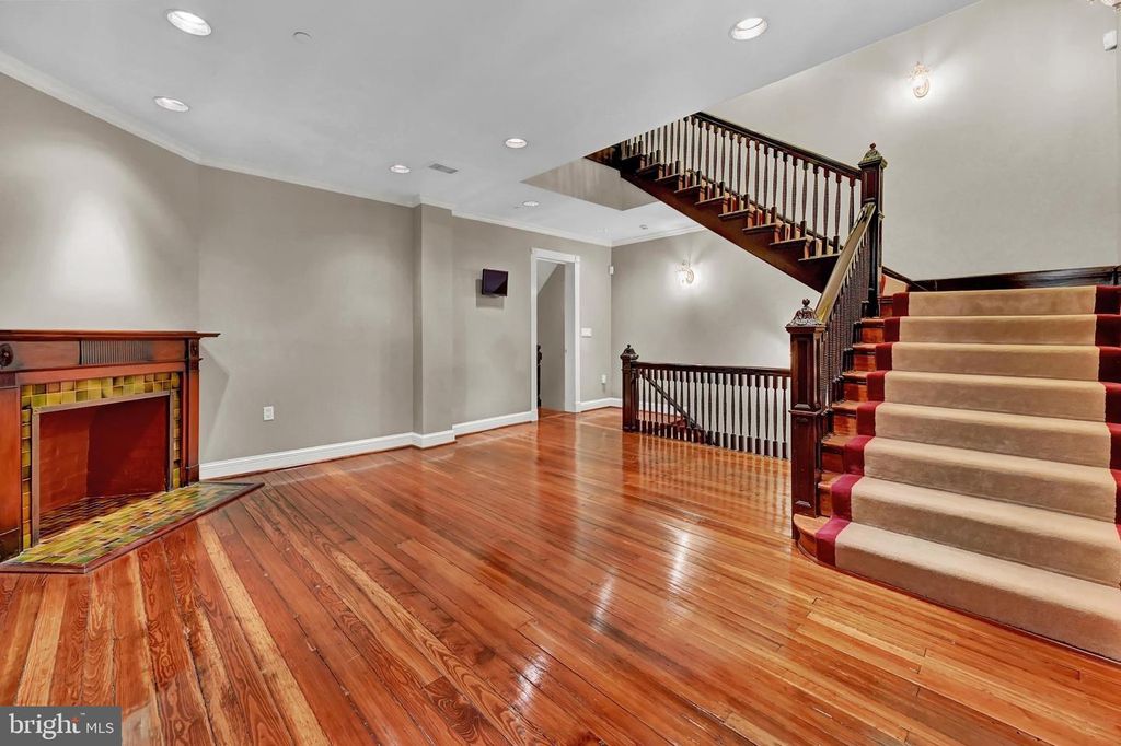 Image 18 of property listing at 1126 N CHARLES ST, Baltimore, MD 21201