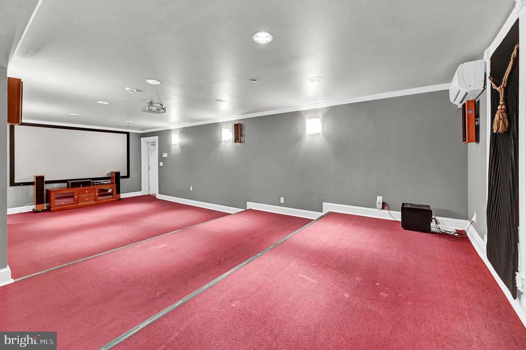 Image 23 of property listing at 1126 N CHARLES ST, Baltimore, MD 21201