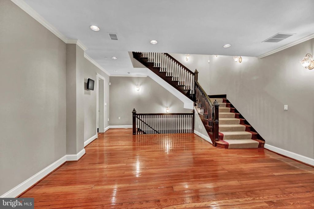 Image 26 of property listing at 1126 N CHARLES ST, Baltimore, MD 21201