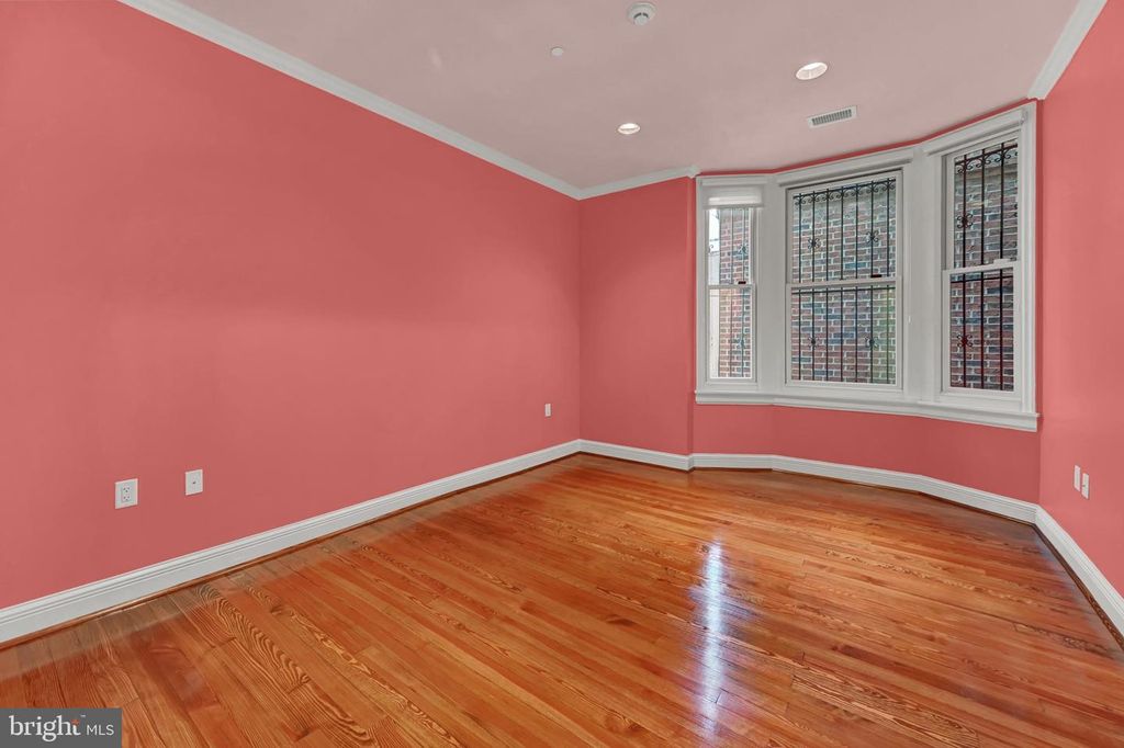 Image 35 of property listing at 1126 N CHARLES ST, Baltimore, MD 21201
