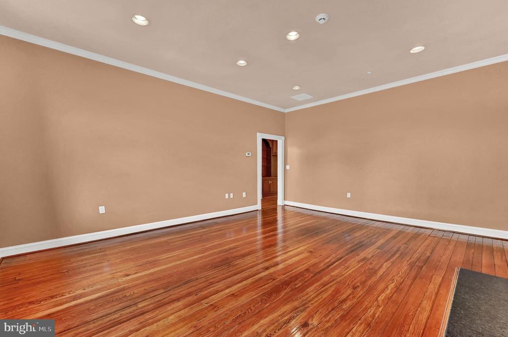 Image 40 of property listing at 1126 N CHARLES ST, Baltimore, MD 21201
