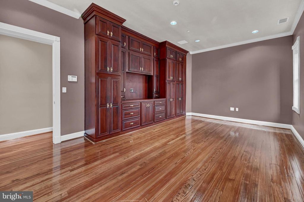 Image 42 of property listing at 1126 N CHARLES ST, Baltimore, MD 21201