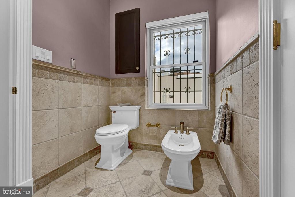 Image 44 of property listing at 1126 N CHARLES ST, Baltimore, MD 21201