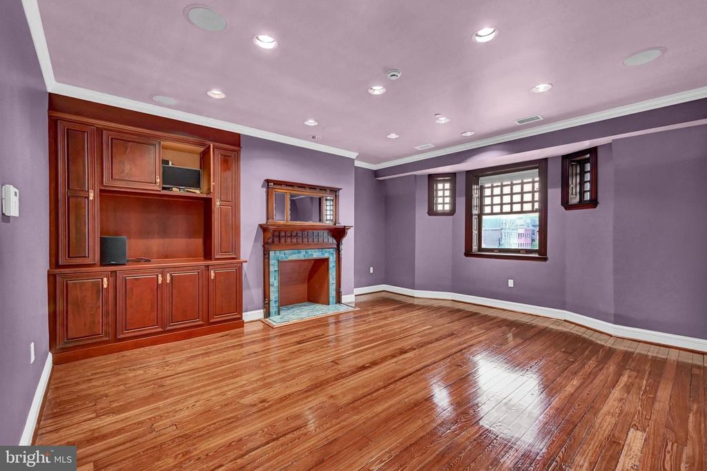 Image 49 of property listing at 1126 N CHARLES ST, Baltimore, MD 21201