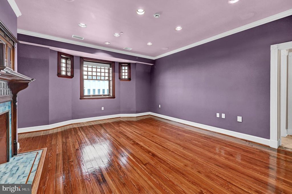 Image 50 of property listing at 1126 N CHARLES ST, Baltimore, MD 21201