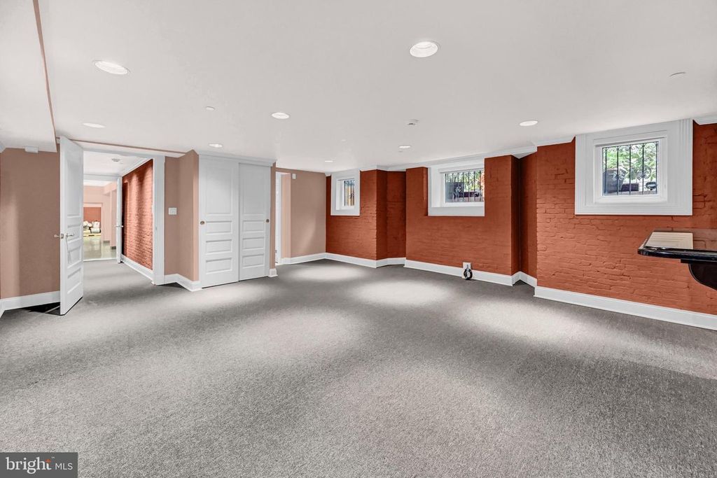 Image 63 of property listing at 1126 N CHARLES ST, Baltimore, MD 21201