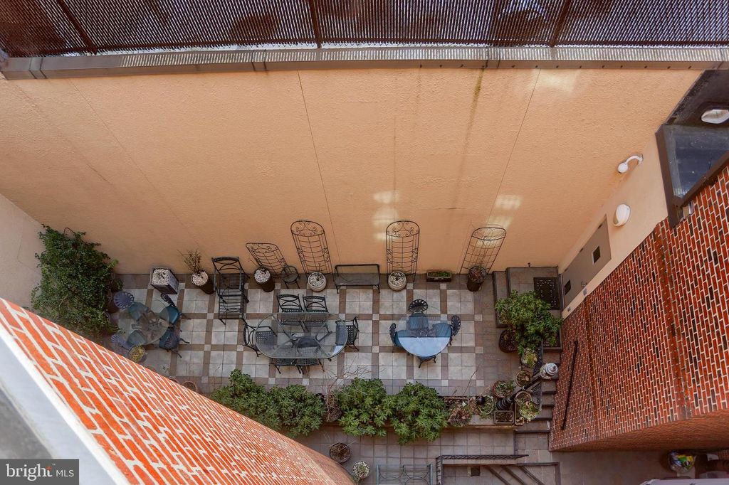 Image 71 of property listing at 1126 N CHARLES ST, Baltimore, MD 21201