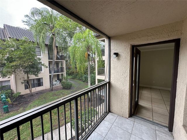 4221 W Mcnab Road 35, Pompano Beach, FL 33069