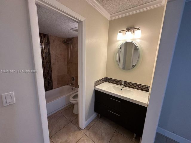 4221 W Mcnab Road 35, Pompano Beach, FL 33069