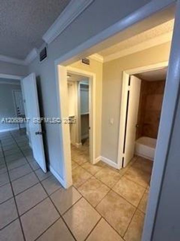 4221 W Mcnab Road 35, Pompano Beach, FL 33069