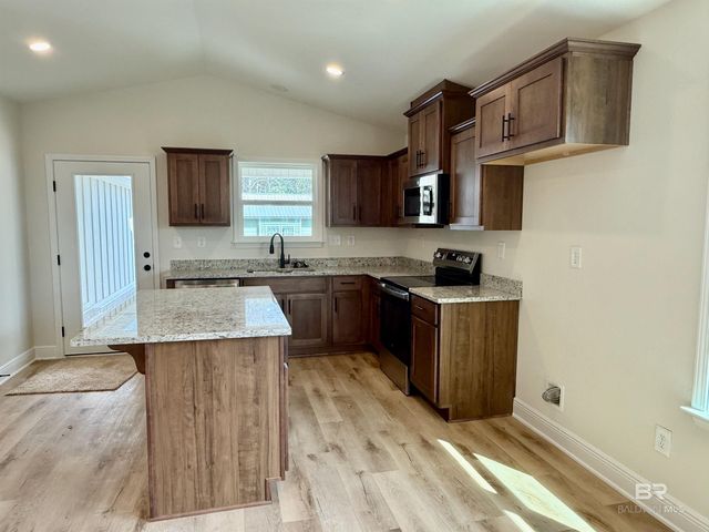 2022 W Union Avenue, Loxley, AL 36551