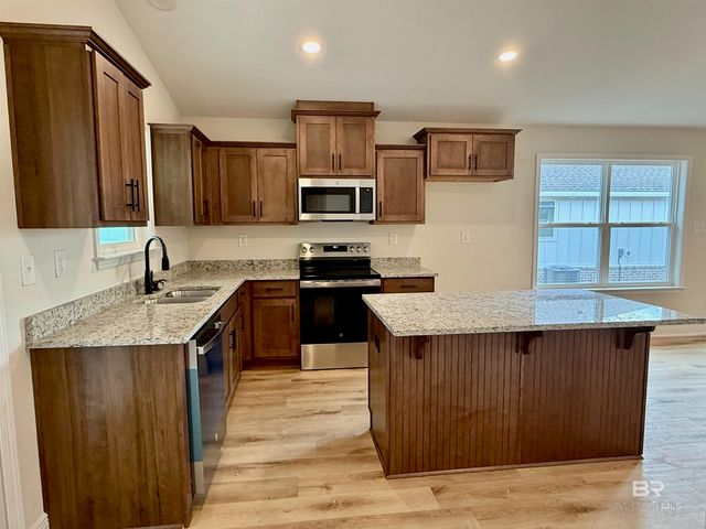 2022 W Union Avenue, Loxley, AL 36551