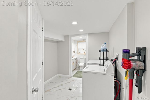 19346 Angling Street, Livonia, MI 48152