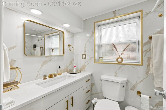 19346 Angling Street, Livonia, MI 48152