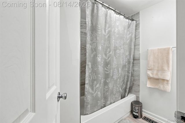 19346 Angling Street, Livonia, MI 48152