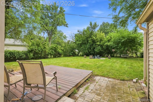19346 Angling Street, Livonia, MI 48152