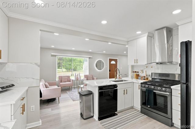 19346 Angling Street, Livonia, MI 48152