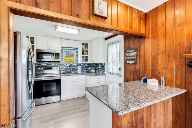 18 W Shawnee Trl, Jefferson Twp., NJ 07885