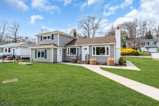 18 W Shawnee Trl, Jefferson Twp., NJ 07885