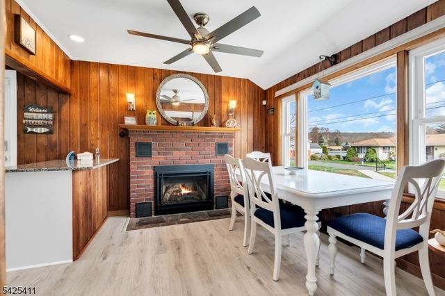 18 W Shawnee Trl, Jefferson Twp., NJ 07885