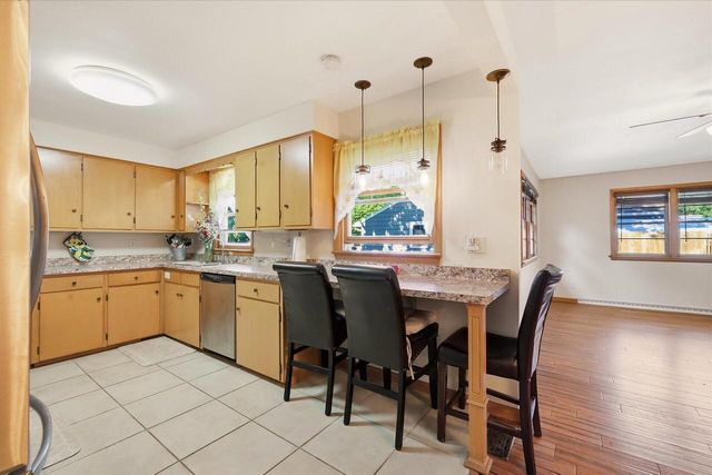 1000 Brewster AVENUE, Beloit, WI 53511