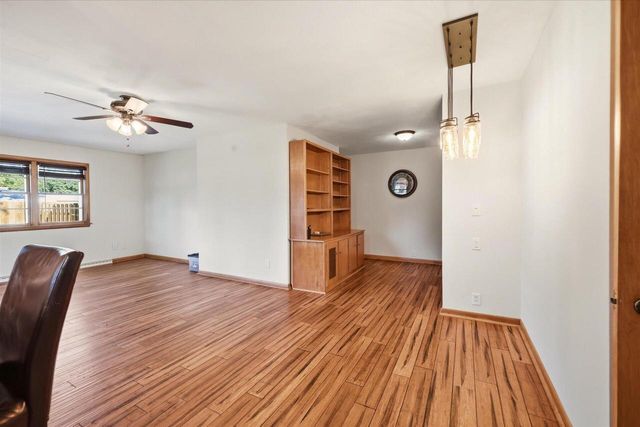 1000 Brewster AVENUE, Beloit, WI 53511