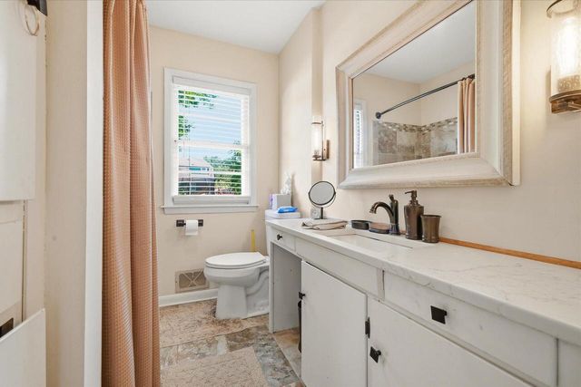 1000 Brewster AVENUE, Beloit, WI 53511