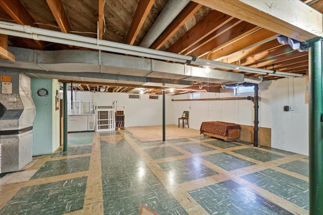 1000 Brewster AVENUE, Beloit, WI 53511