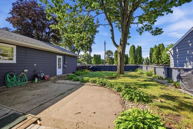 1000 Brewster AVENUE, Beloit, WI 53511