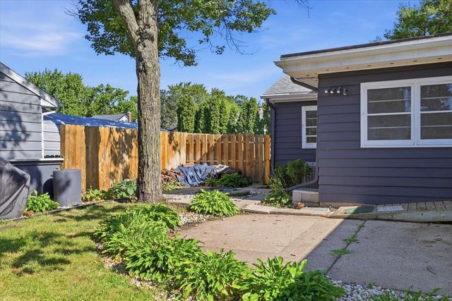 1000 Brewster AVENUE, Beloit, WI 53511