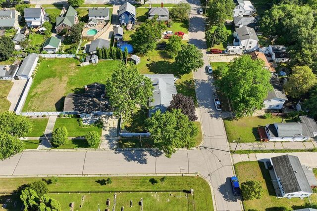 1000 Brewster AVENUE, Beloit, WI 53511